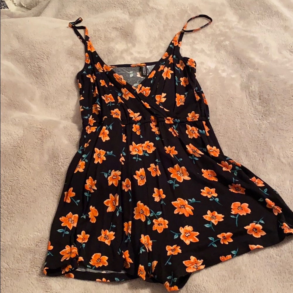 ❤️4 for $15❤️ romper